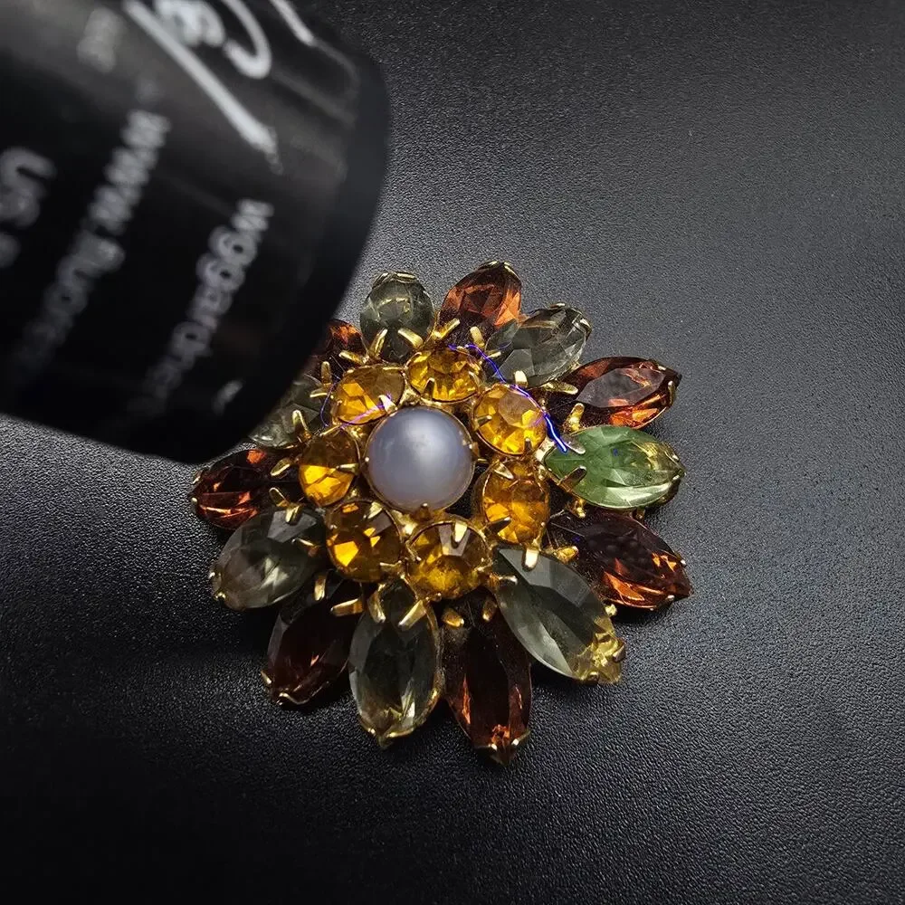 Faux Topaz Champagne Rhinestone Flower Brooch Vintage Glam